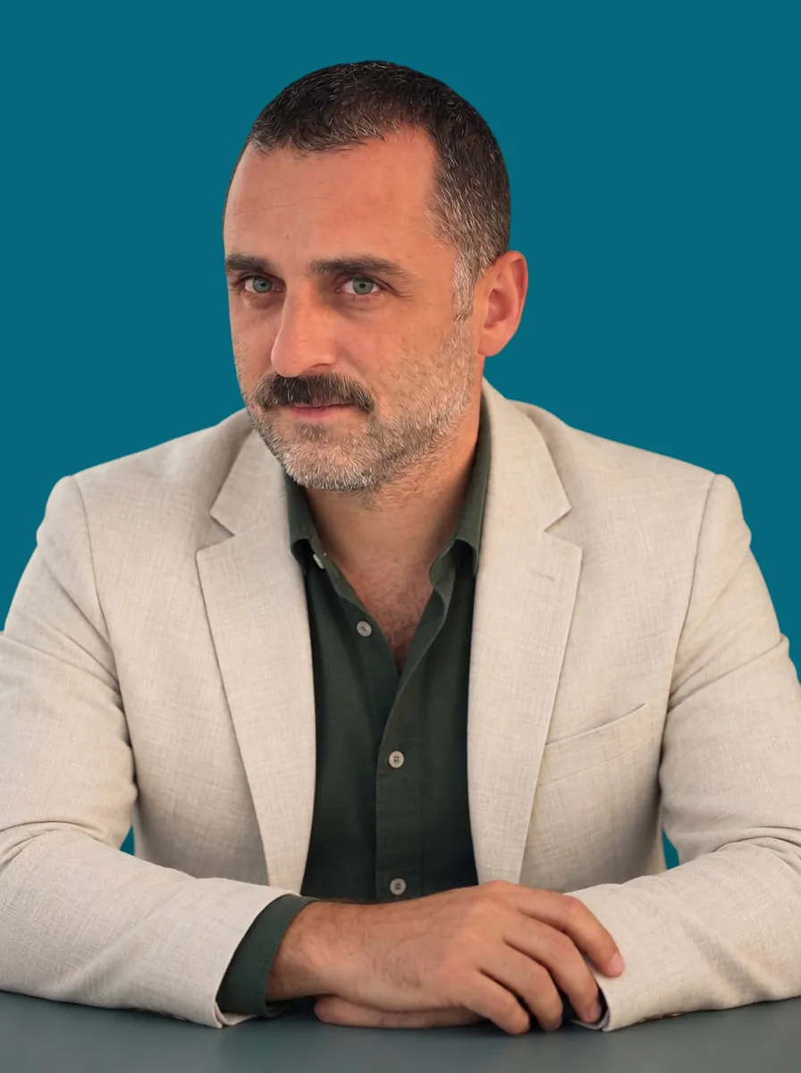 Ahmet Güngör — Müdür
