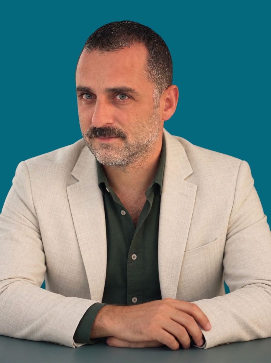 Ahmet Güngör — Müdür