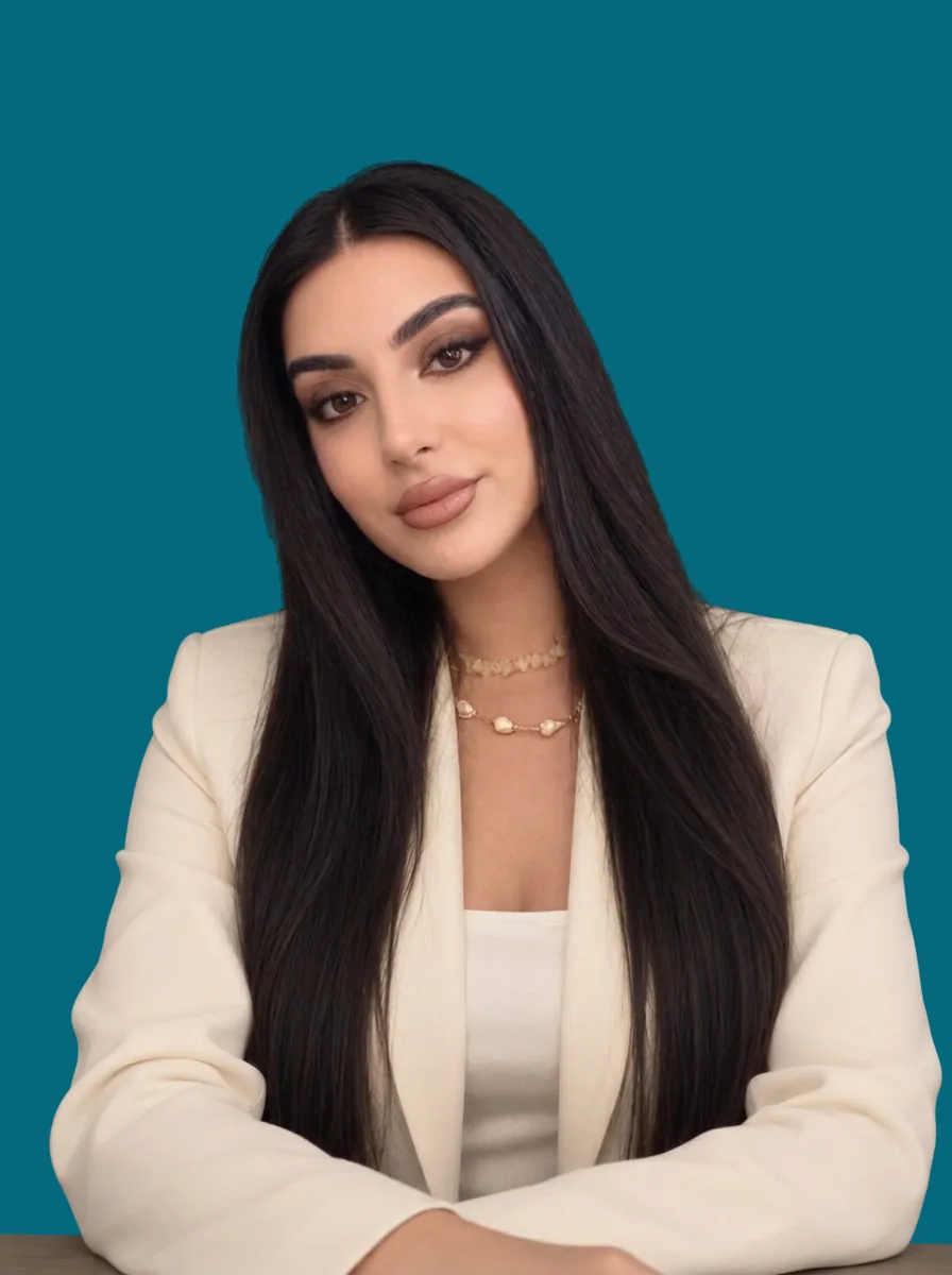 Özge Özbek — Asistan